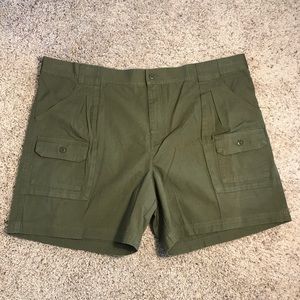 Cabela’s cargo shorts button tab pockets olive green size 46/7 men’s NWT